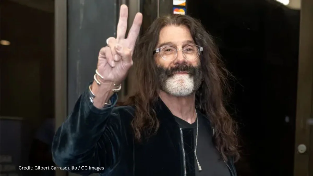 Pierre Robert Dies at 70