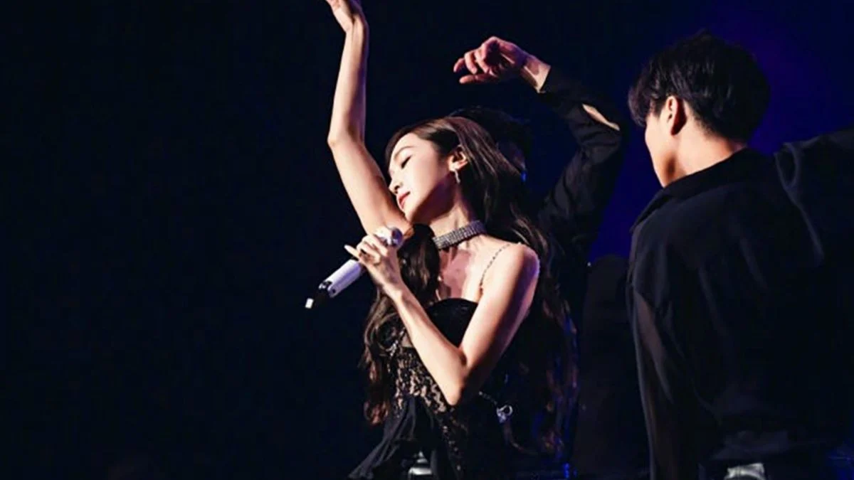 Jessica Jung performing a Girls’ Generation medley on stage during her 2026 Reflections tour in Malaysia.