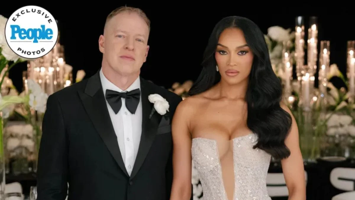 Comedian Gary Owen in a black bowtie and Brianna Johnson in a strapless Galia Lahav mermaid wedding gown.