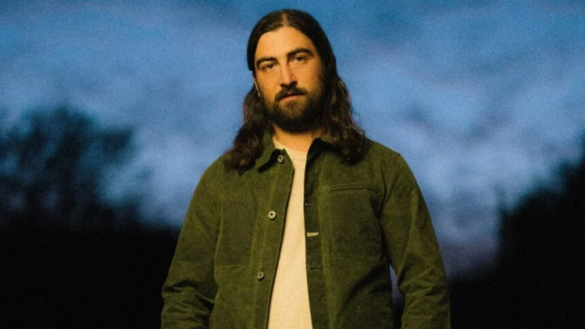 Noah Kahan’s “The Great Divide” Hits No. 1 in Record Time — Full Billboard Chart Breakdown & 2026 Album Details