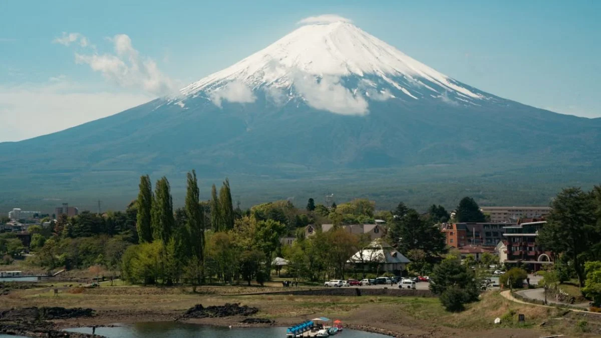 Panoramic view of Mount Fuji in Japan where a 7-year-old boy was left alone by his father during a hike
