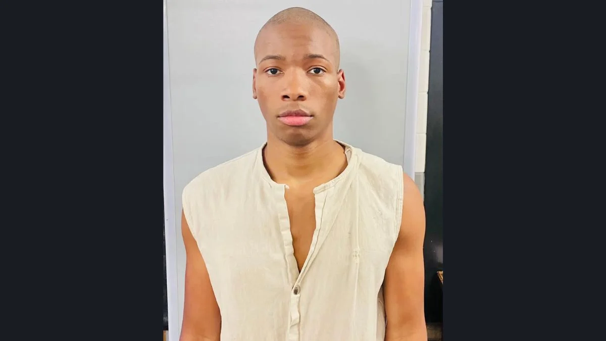 Mugshot photo of Karmelo Anthony wearing a sleeveless cream shirt after his conviction in Texas.