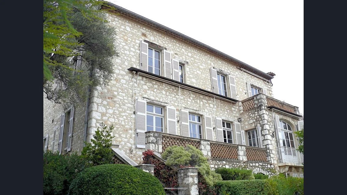 Renoir Museum Heist: Two Paintings Still Missing After Thieves Cut Through Frames in French Riviera Raid