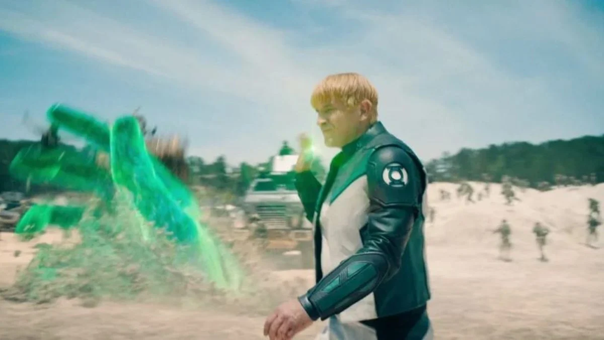Hal Jordan mocks Guy Gardner's new summon beacon, accusing him of ripping off "that bat guy over in Gotham."