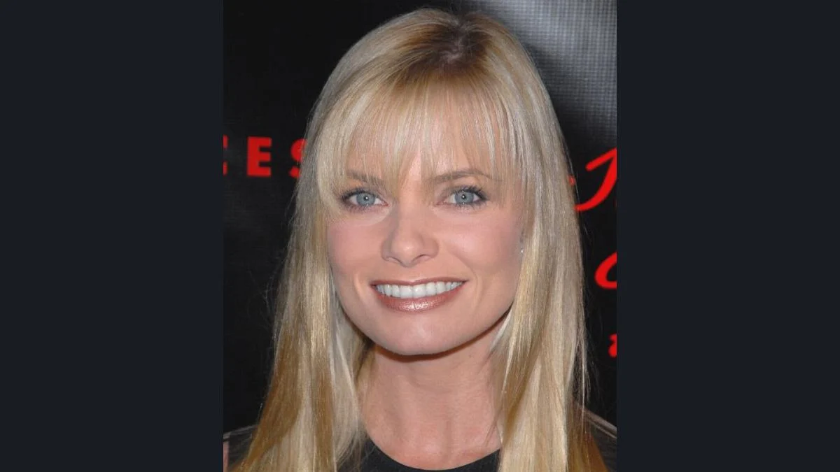 Emmy-winning actress Jaime Pressly posing for a portrait photo on the red carpet
