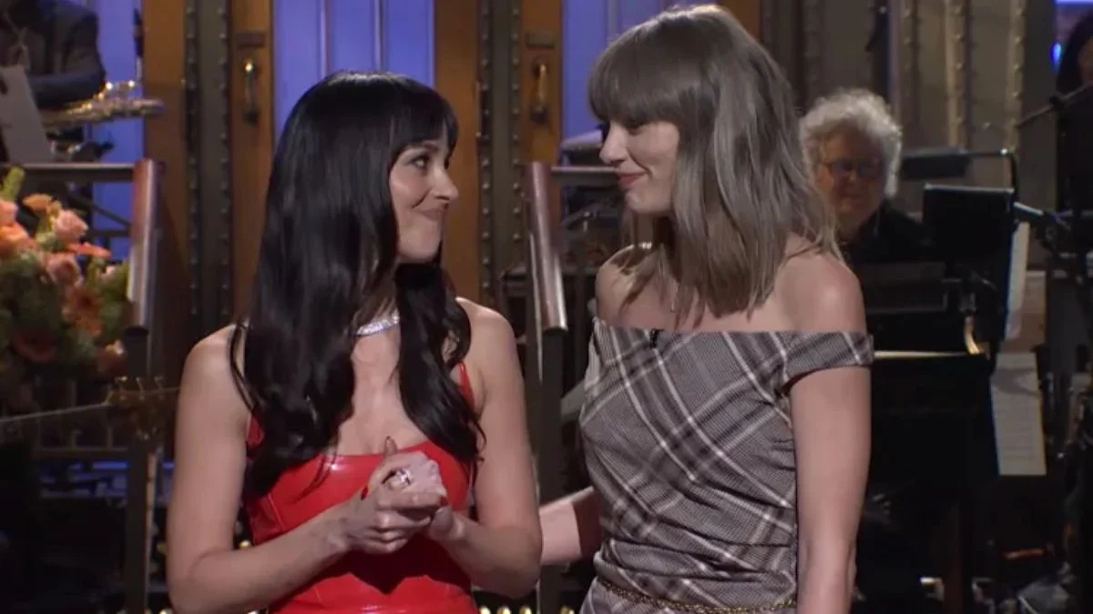 Taylor Swift Crashes Dakota Johnson’s SNL Monologue With a ‘Therapist’ Joke — Then Returns With a Birthday Surprise